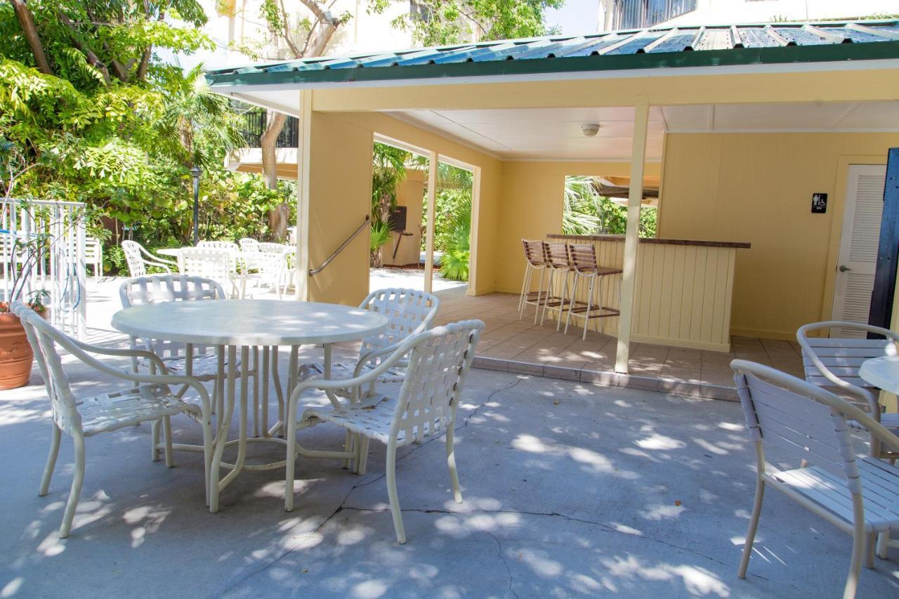 Coco Plum Beach & Tennis Club & Marina Marathon Exterior photo